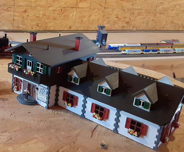 The Loewen Alpine B&B is another structure in Bonnelycke’s railroad. Photo provided by Mark Bonnelycke.